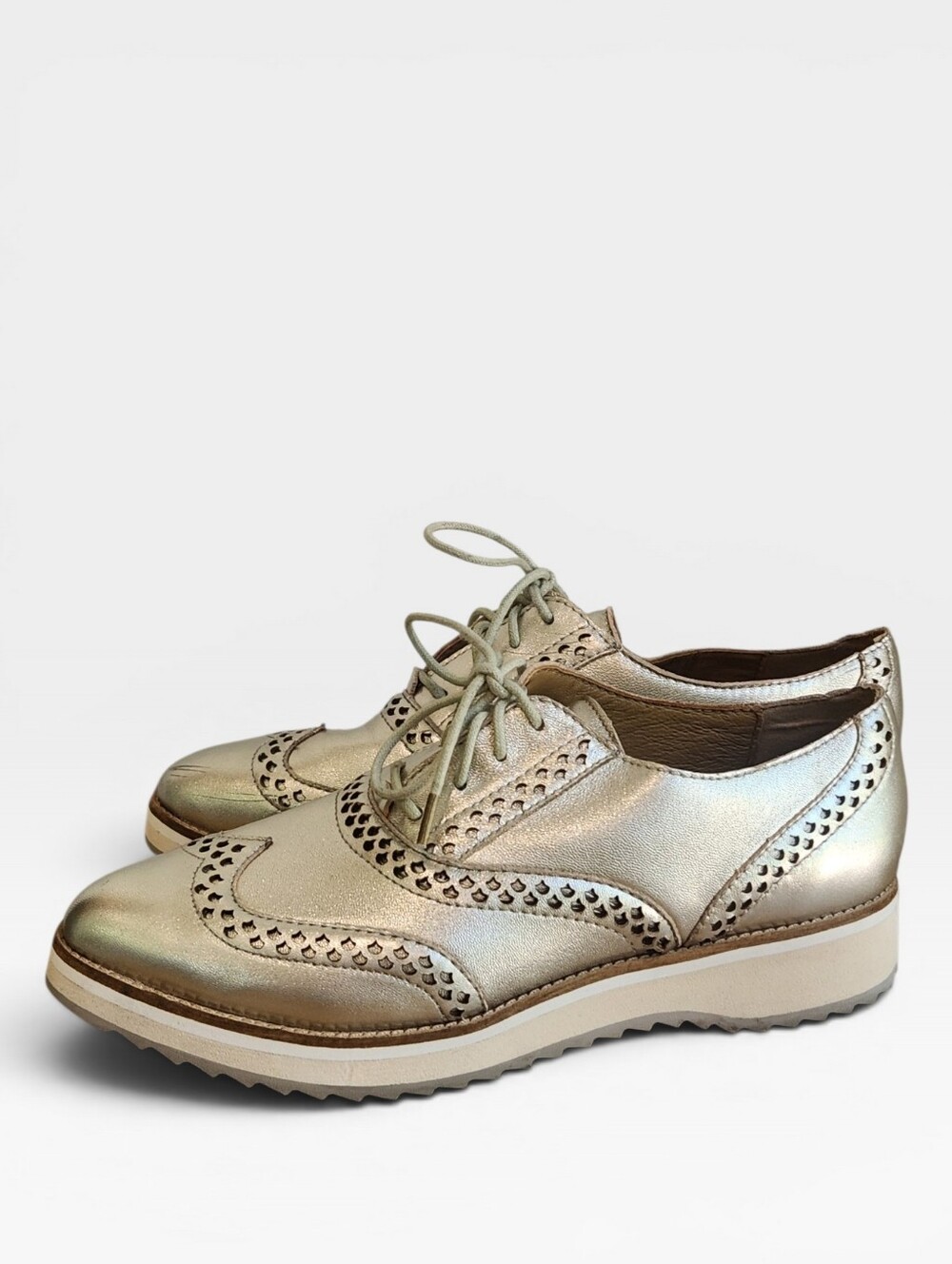 Johnson And Murphy Ulyssa Gold Wingtip Lace-Up Platform Loafers - Women